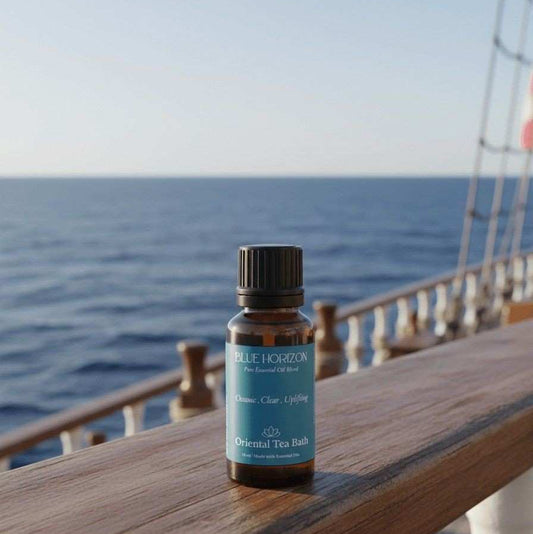 Oriental Tea Bath Blue Horizon essential oil blend with a fresh, oceanic and salty scent.